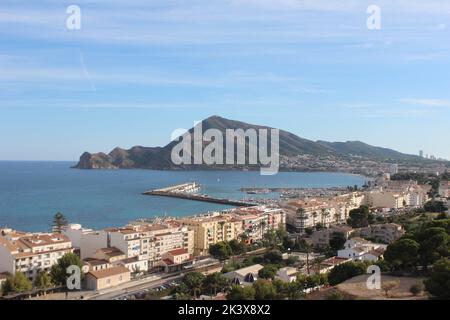 Schöner Panoramablick auf Altea Dorf vom Aussichtspunkt in Altea, Spanien Stockfoto