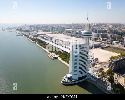 Luftaufnahmen des Vasco da Gama Turms im Park der Nationen in Lissabon (Parque das Nações) Stockfoto