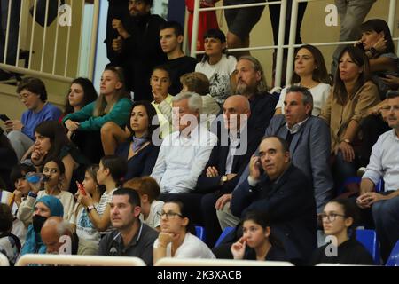 Alghero, Italien. 28. September 2022. Massimo Zanetti und Luca Baraldi im Finale - Virtus Segafredo Bologna vs Famila Wuber Schio, Italienische Basketball Supercoppa Frauen in Alghero, Italien, September 28 2022 Credit: Independent Photo Agency/Alamy Live News Stockfoto