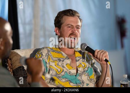 Austin, TX, USA. 24. September 2022. Alex MOFFAT, Cast-Mitglied von „Saturday Night Live“, während einer Interview-Session beim jährlichen Texas Tribune Festival in der Innenstadt von Austin am 24. September 2022. (Bild: © Bob Daemmrich/ZUMA Press Wire) Stockfoto