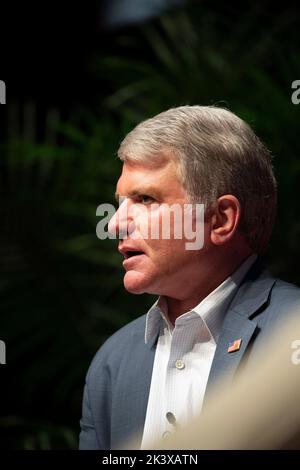 Austin, TX, USA. 24. September 2022. Der republikanische Kongressabgeordnete Michael MCCAUL aus Texas spricht während einer Interviewsitzung beim jährlichen Texas Tribune Festival in der Innenstadt von Austin am 24. September 2022. McCaul, der den 10. District von Texas vertritt, ist Mitglied des Ausschusses für auswärtige Angelegenheiten. (Bild: © Bob Daemmrich/ZUMA Press Wire) Stockfoto