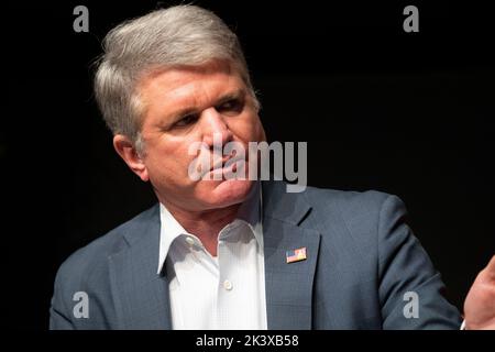 Austin, TX, USA. 24. September 2022. Der republikanische Kongressabgeordnete Michael MCCAUL aus Texas spricht während einer Interviewsitzung beim jährlichen Texas Tribune Festival in der Innenstadt von Austin am 24. September 2022. McCaul, der den 10. District von Texas vertritt, ist Mitglied des Ausschusses für auswärtige Angelegenheiten. (Bild: © Bob Daemmrich/ZUMA Press Wire) Stockfoto