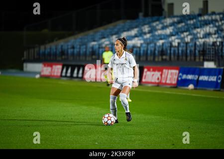 Madrid, Madrid, Spanien. 28. September 2022. Claudia Zornoza (21) in Aktion während des Fußballspiels zwischen Real Madrid und Rosenborg feierte am Mittwoch, 28. September 2022, im Stadion Alfredo Di Stefano in Madrid, Spanien, Gültigkeit für die UEFA WomenÃs Champions League (Bild der Bildquelle: © Alberto Gardin/ZUMA Press Wire) Quelle: ZUMA Press, Inc./Alamy Live News Stockfoto