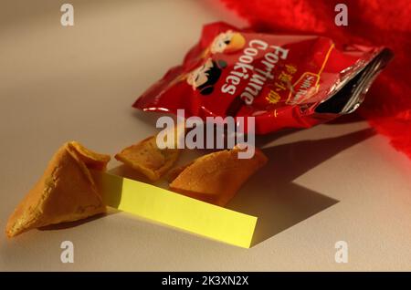 China, Chinese Fortune Cookie Keks mit Leerzeichen für Text, Stockfoto