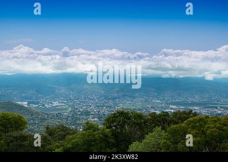 Luftaufnahme der Stadt Oaxaca vom Monte Alban Stockfoto