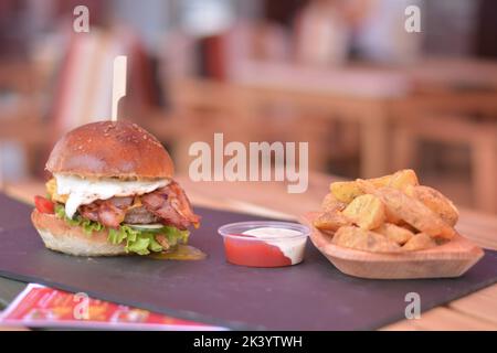 Hähnchenburger-Menü Stockfoto