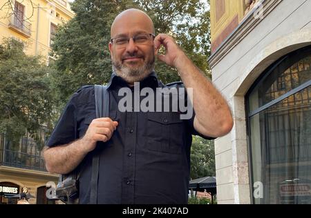 Barcelona, Spanien. 28. September 2022. Der katalanische Politologe und Juraprofessor Jose Luis Marti ist einer der bekanntesten Experten Spaniens in Fragen der Unabhängigkeitsbewegung im Nordosten des Landes. Fünf Jahre nach dem chaotischen Unabhängigkeitsreferendum sieht er die Separatisten derzeit gespalten und geschwächt. (To dpa 'viel Frustration fünf Jahre nach Kataloniens chaotischem Referendum') Quelle: Jan-Uwe Ronneburger/dpa/Alamy Live News Stockfoto