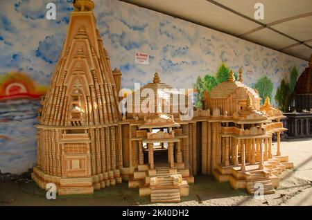 Nachbildung von Somnath Jyotirlinga in Gir, Gujarat einer der 12 Jyotirlingas im Someshwar Wadi Tempel, Baner, Pune, Maharashtra, Indien Stockfoto