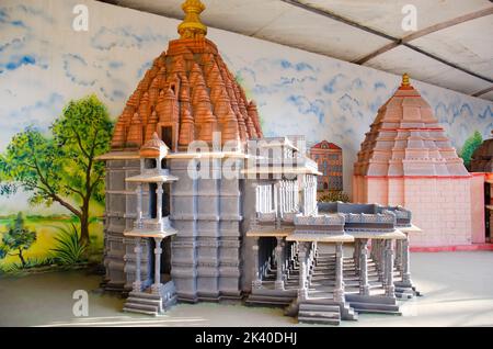 Miniaturnachbildung eines der 12 Jyotirlingas im Someshwar Wadi Tempel, Baner, Pune, Maharashtra, Indien Stockfoto