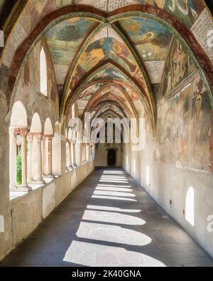 Das herrliche Kreuzgang mit Fresken im Dom von Brixen. Provinz Bozen, Trentino-Südtirol, Italien. Stockfoto