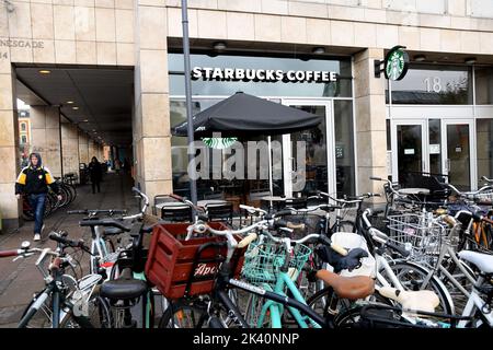 Kopenhagen /Dänemark/29. September 2022/ Starbucks Coffee Cafe der Seattle-Kette in der dänischen Hauptstadt Kopenhagen. (Foto..Francis Joseph Dean/Dean Picturs. Stockfoto