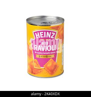 Dose von Heinz Beef Ravioli isoliert auf weißem Ausschnitt Stockfoto