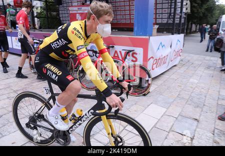 Kroatien. 29. September 2022. Die dritte Etappe des Cro Race von Sinj nach Promosten startete am 29. September 2022 auf dem Platz in Sinj, Kroatien. Foto: Ivo Cagalj/PIXSELL Credit: Pixsell Foto- und Videoagentur/Alamy Live News Stockfoto