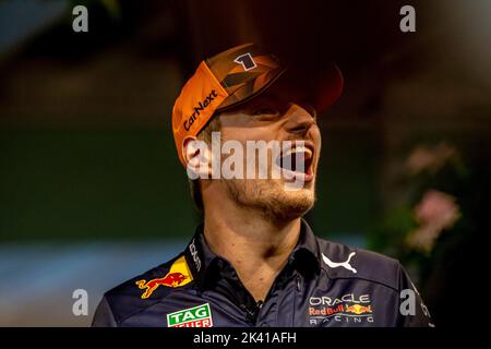 Marina Bay, Singapur, 28.. September 2022, Max Verstappen aus den Niederlanden startet für Red Bull Racing. Der Aufbau, Runde 17 der Formel-1-Meisterschaft 2022. Kredit: Michael Potts/Alamy Live Nachrichten Stockfoto