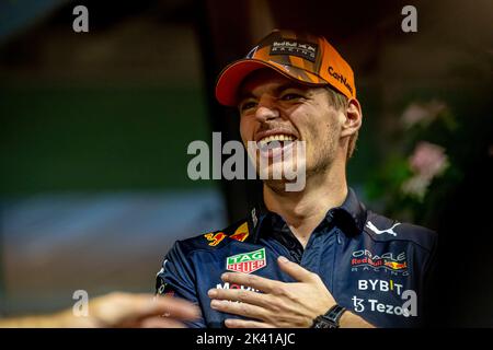 Marina Bay, Singapur, 28.. September 2022, Max Verstappen aus den Niederlanden startet für Red Bull Racing. Der Aufbau, Runde 17 der Formel-1-Meisterschaft 2022. Kredit: Michael Potts/Alamy Live Nachrichten Stockfoto