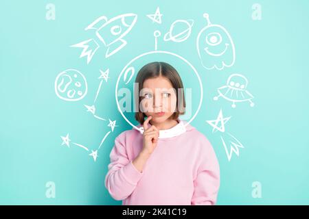 Kreative abstrakte Vorlage Collage aus lustigen niedlichen smart minded kleine Mädchen Traum werden Astronaut Astronaut Kosmos Astronomie Schule Lektion Stockfoto