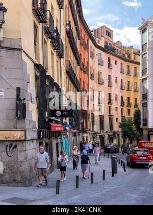 Spanien, Madrid. Cava de San Miguel Street Szene. Stockfoto