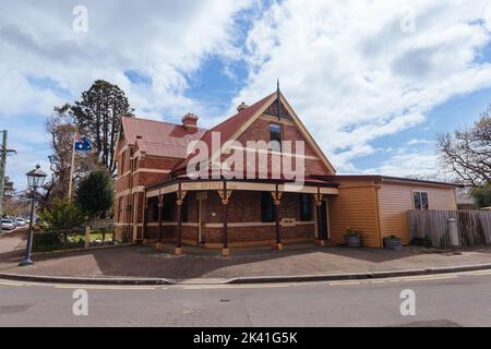 EVANDALE, AUSTRALIEN - 25 2022. SEPTEMBER: Die ländliche historische Stadt Evandale an einem kalten Frühlingstag in der Nähe von Launceston in Tasmanien, Australien Stockfoto