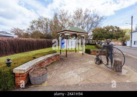 EVANDALE, AUSTRALIEN - 25 2022. SEPTEMBER: Die ländliche historische Stadt Evandale an einem kalten Frühlingstag in der Nähe von Launceston in Tasmanien, Australien Stockfoto