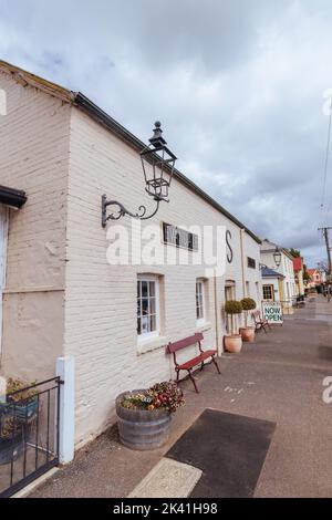 EVANDALE, AUSTRALIEN - 25 2022. SEPTEMBER: Die ländliche historische Stadt Evandale an einem kalten Frühlingstag in der Nähe von Launceston in Tasmanien, Australien Stockfoto
