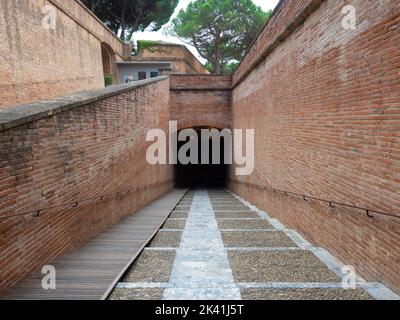 Treppe im Palast der Könige von Mallorca in Perpignan. Stockfoto