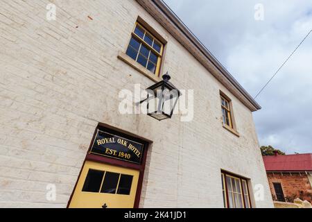 EVANDALE, AUSTRALIEN - 25 2022. SEPTEMBER: Die ländliche historische Stadt Evandale an einem kalten Frühlingstag in der Nähe von Launceston in Tasmanien, Australien Stockfoto