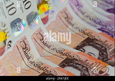 GBP Geld Britische zehn und zwanzig Pfund Banknoten Währung Stockfoto
