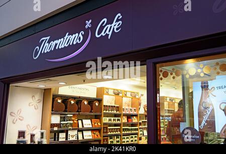 Cafe Thorntons in 2019, 14, Golden Square Shopping Centre, Old Market Place, Warrington, Cheshire, England, UK, WA1 1QE Stockfoto