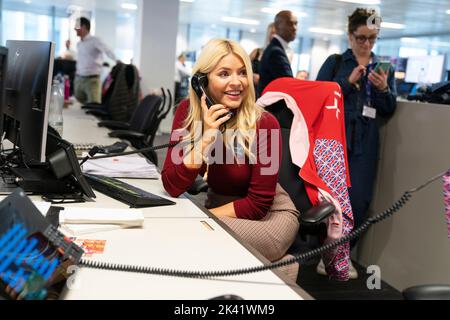 Holly Willoughby anlässlich des jährlichen BGC Charity Day in Canary Wharf in London, zum Gedenken an die 658 Kollegen von BGC und die 61 Mitarbeiter von Eurobrokers, die am 9./11. In den letzten 18 Jahren wurden rund 192 Millionen US-Dollar als direktes Ergebnis des Charity Day gesammelt. Bilddatum: Donnerstag, 29. September 2022. Stockfoto