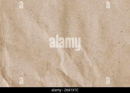 Natürlicher Hintergrund, Textur aus leicht zerknittertem Kraftpapier Stockfoto
