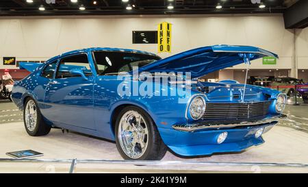 DETROIT, MI/USA - 1. März 2019: Eine Ford Maverick Interpretation von 1972, zu sehen auf der Detroit Autorama. Stockfoto