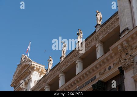 Opéra de Nice. Architecte: François Aune. Statuen des Bildhauers Monetta. Schön. Alpes-Maritimes Abt. Provence-Alpes-Côte d'Azur. Frankreich Stockfoto