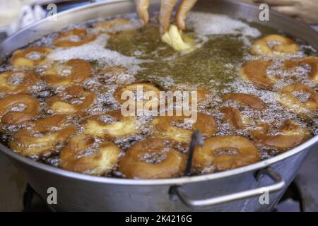 Detail eines typisch spanischen Dessert in Öl gebraten Stockfoto