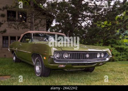 DEARBORN, MI/USA - 15. JUNI 2019: Ein Ford Torino GT aus dem Jahr 1970, die Henry Ford (THF) Motor Muster Car Show, im Greenfield Village, in der Nähe von Detroit, Michigan Stockfoto