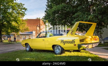 FLINT, MI/USA - 22. JUNI 2019: Ein 1970 Plymouth Road Runner Superbird Auto, Sloan Museum Auto Fair Car Show, Crossroads Village, in der Nähe von Flint, Michigan. Stockfoto