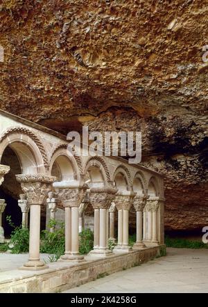 VISTA DEL CLAUSTRO - SIGLO XII - ROMANICO. ORT: MONASTERIO DE SAN JUAN DE LA PEÑA. BOTAYA HUESCA. SPANIEN. Stockfoto