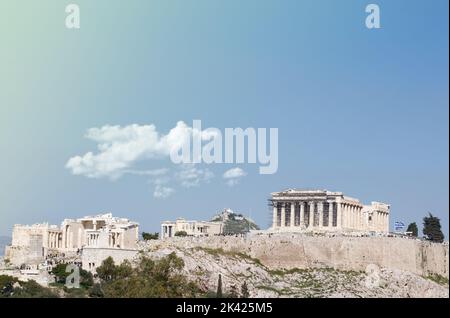 Akropolisvon Athen. Parthenon Blick vom Filopappou Hill. Berühmter alter Tempel im Zentrum von Athen. Filopappou, Athen, Griechenland Stockfoto