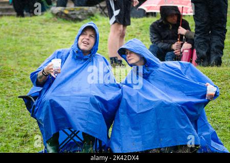 Starker Regen am ersten Tag des Green man Festivals 2019 im Glanusk Park in den Brecon Beacons, Wales. Foto: Rob Watkins 2019 Stockfoto