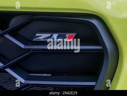 ROYAL OAK, MI/USA - 16. AUGUST 2019: Nahaufnahme eines Chevrolet Camaro ZL1 aus dem Jahr 2020 auf der Woodward Dream Cruise Route. Stockfoto