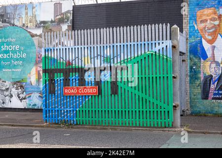 Peace Gates, Northumberland Street, Belfast, Nordirland, Großbritannien Stockfoto