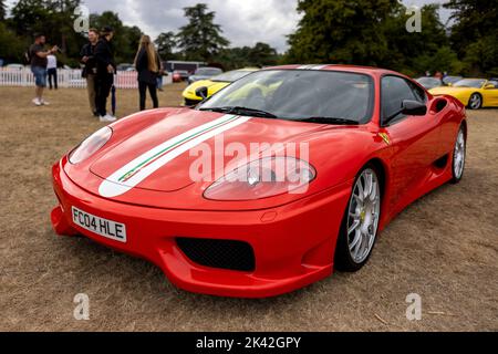 Ferrari 360 Challenge Stradale ‘FC04 HLE’ auf der Salon Privé Concours d’Elégance Motorshow im Blenheim Palace ausgestellt Stockfoto