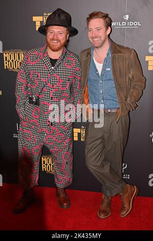 London, Großbritannien, 29/09/2022, Ricky Wilson und Keith Lemon Arriver im Moulin Rouge! Die musikalische Gala zugunsten des Teenage Cancer Trust im Piccadilly Theatre, London, Großbritannien. - Donnerstag, 29. September Stockfoto