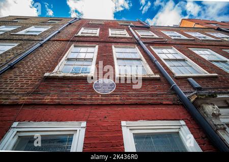 Bischof Richard Challoner 44 Old Gloucester St London - Bischof Richard Challoner, 1691 - 1781, Vikar und Apostolischer Vikar des Londoner Bezirks, starb hier Stockfoto