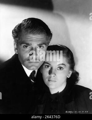 LAURENCE OLIVIER und JOAN FONTAINE Publicity Portrait in REBECCA 1940 Regisseur ALFRED HITCHCOCK Roman Daphne Du Maurier Produzent David O. Selznick Selznick International Picters / United Artists Stockfoto
