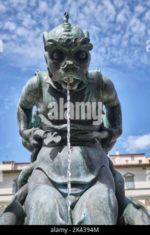 Bronzener Brunnen der Meeresmonster (Fontane dei Mostri Marini) von Pietro Tacca auf der Piazza Santissima Annunziata Florenz Italien Stockfoto