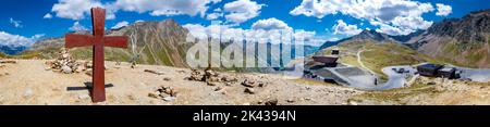 Blick auf das Timmelsjoch (Passo del Rombo) in den Ötztaler Alpen entlang der Grenze zwischen Österreich und Italien Stockfoto