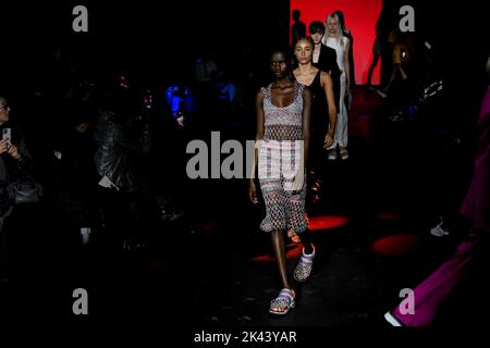 Paris, Frankreich. 29/09/2022, Paris, Frankreich. 29. September 2022. CHLOÃ SS23 Runway während der Pariser Modewoche am 2022. September - Paris, Frankreich. 29/09/2022 Credit: dpa/Alamy Live News Stockfoto