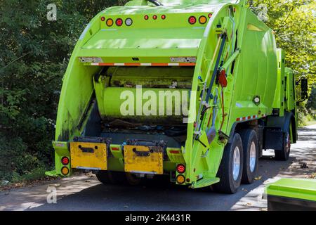 Sammelwagen für gemischte Hausmüll für den Einsatz in Wohngebieten zur Sammlung gemischter Hausmüll Stockfoto
