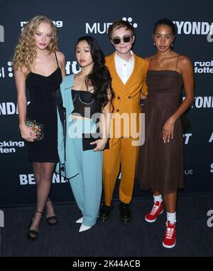 Santa Monica, USA. 29. September 2022. Amiah Miller, Cathy Ang, Elsie Fisher, Rachel Ogechi Kanu kommen zur Weltpremiere des EXORZISMUS MEINER BESTEN FREUNDE, der am Donnerstag, dem 29. September 2022, im Aero Theatre in Santa Monica, CA, stattfand. (Foto: Juan Pablo Rico/Sipa USA) Quelle: SIPA USA/Alamy Live News Stockfoto