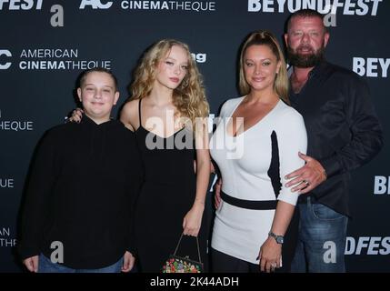 Santa Monica, USA. 29. September 2022. Amiah Miller kommt zur Weltpremiere des EXORZISMUS MEINER BESTEN FREUNDE, der am Donnerstag, dem 29. September 2022, im Aero Theatre in Santa Monica, CA, abgehalten wird. (Foto: Juan Pablo Rico/Sipa USA) Quelle: SIPA USA/Alamy Live News Stockfoto
